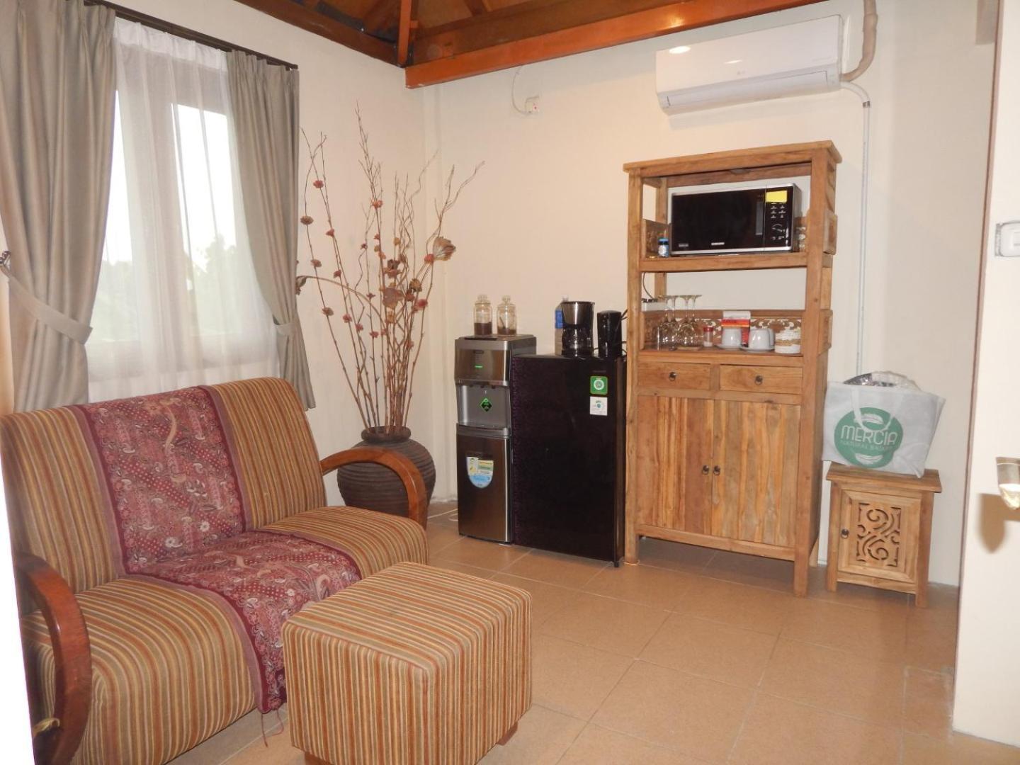 Alamanda Family Villas, Pool & Local Tours 日惹 外观 照片